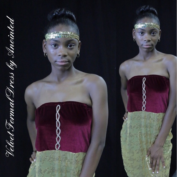 Velvet formal dress for teens - Picture 2 of 2